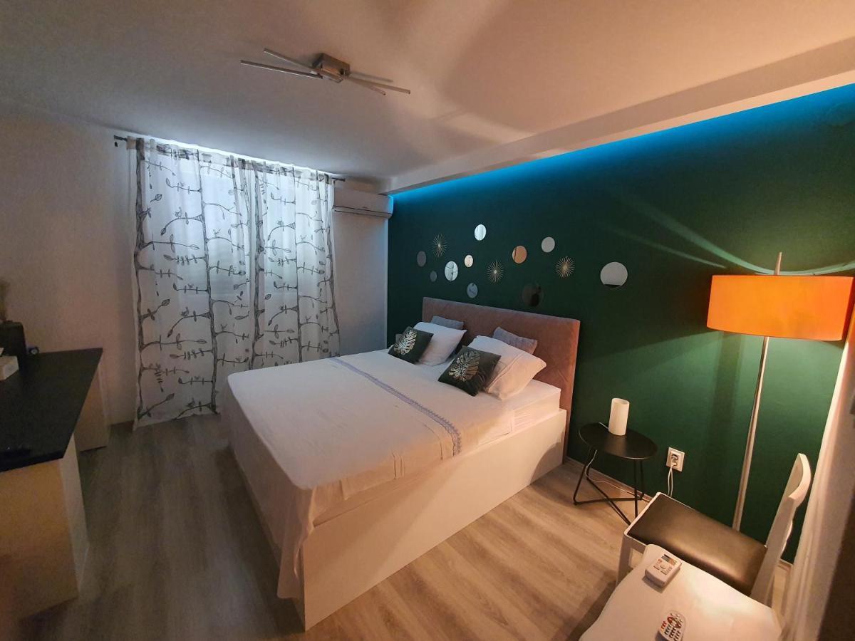 Batala1-city Marina With Secured Private Parking Apartman *